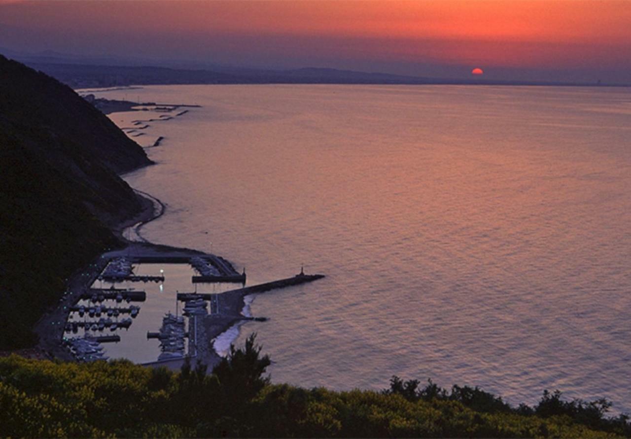 Casamare Gabicce Aparthotel Gabicce Mare Kültér fotó